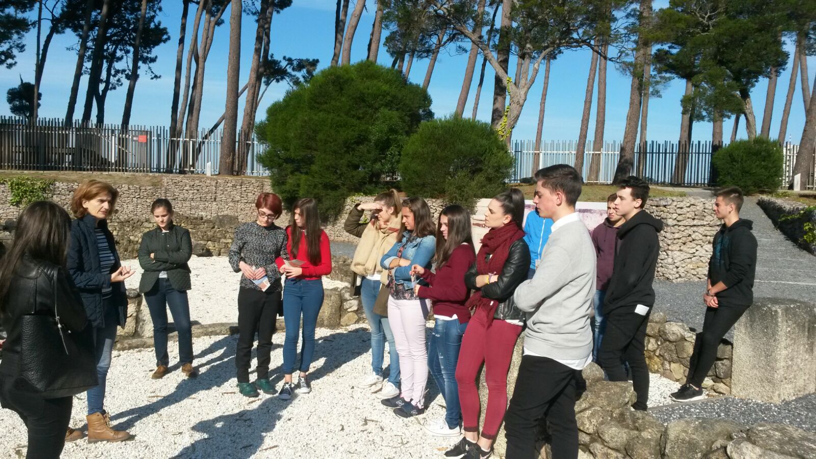 VISITA DE 1º DE BACHARELATO I? VILA ROMANA DE TORALLA